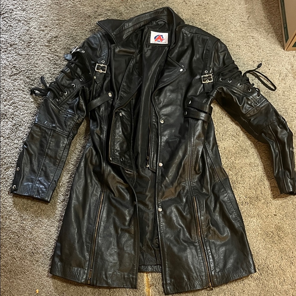 Elegant Black Leather Women's Jacket